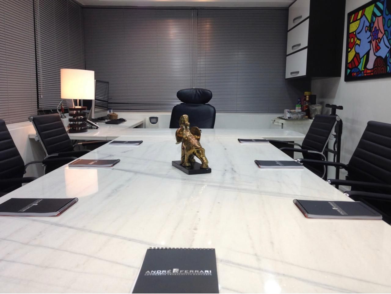 sala-familia-romero-brito